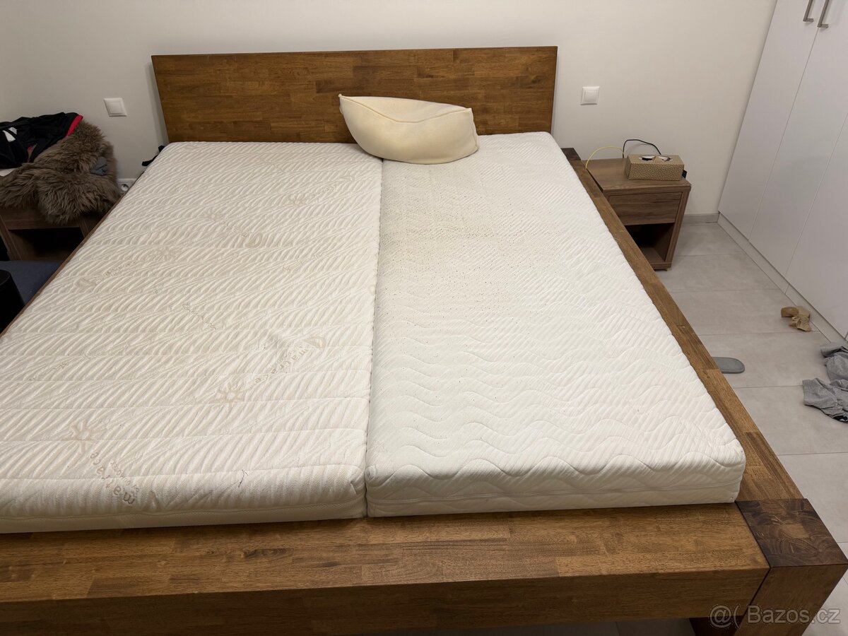 Dřevěná manželská postel Masiv - 2
