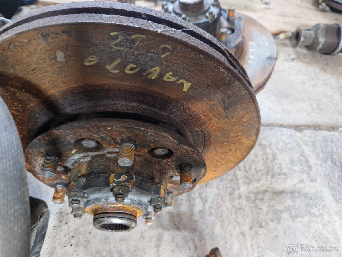 Nissan Navara D22 - náboj - 2