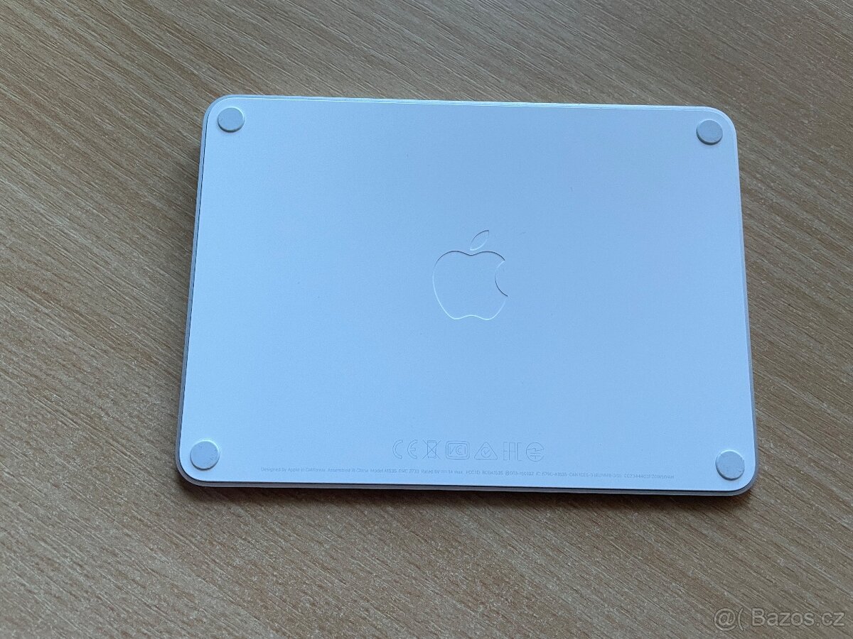 Bílý Apple Magic Trackpad - Lightning - 2