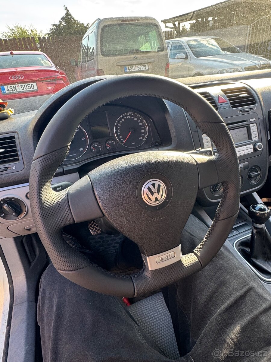 Volkswagen golf 5 GTI volant - 2