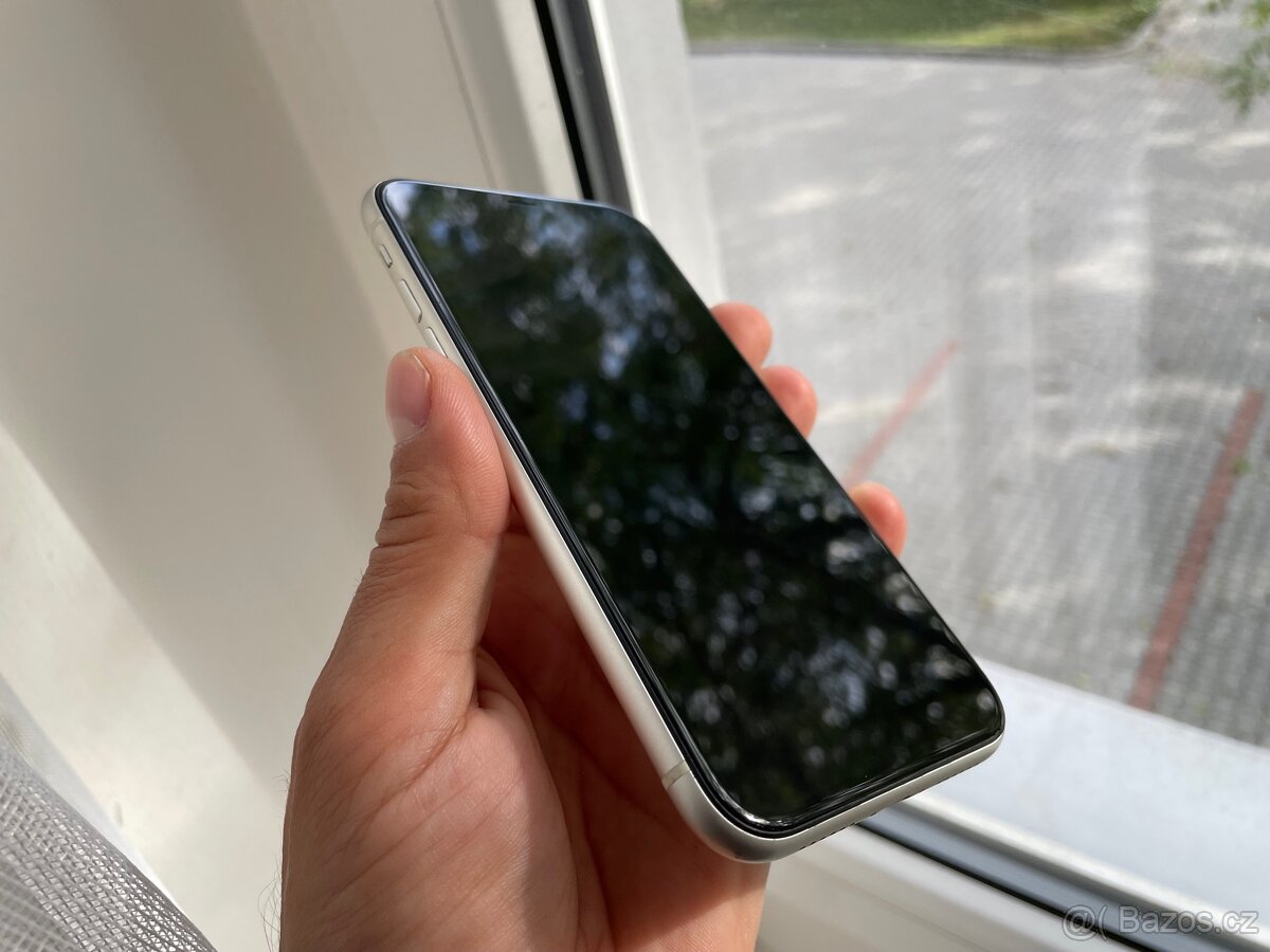 Apple iPhone 11 128GB - Bílá (White) - 2