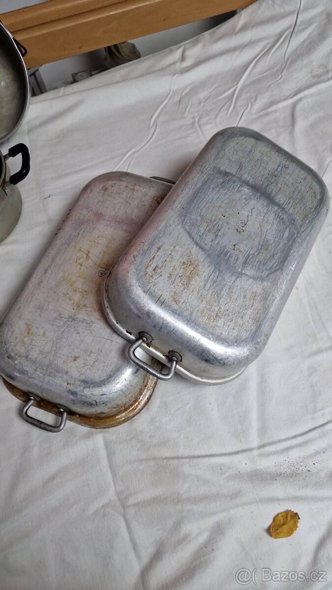 Kompletní trampská retro.souprava nádobí - 2