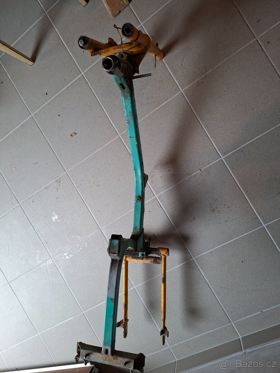 Jawa 50 pionyr - ram s přední vidlici - 2