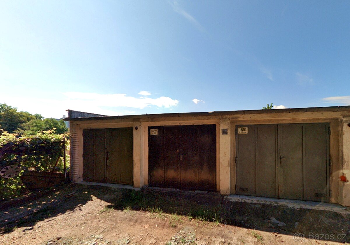 Garáž 20 m2 BRNO-LESNÁ UL. TŘÍSKALOVA - 2