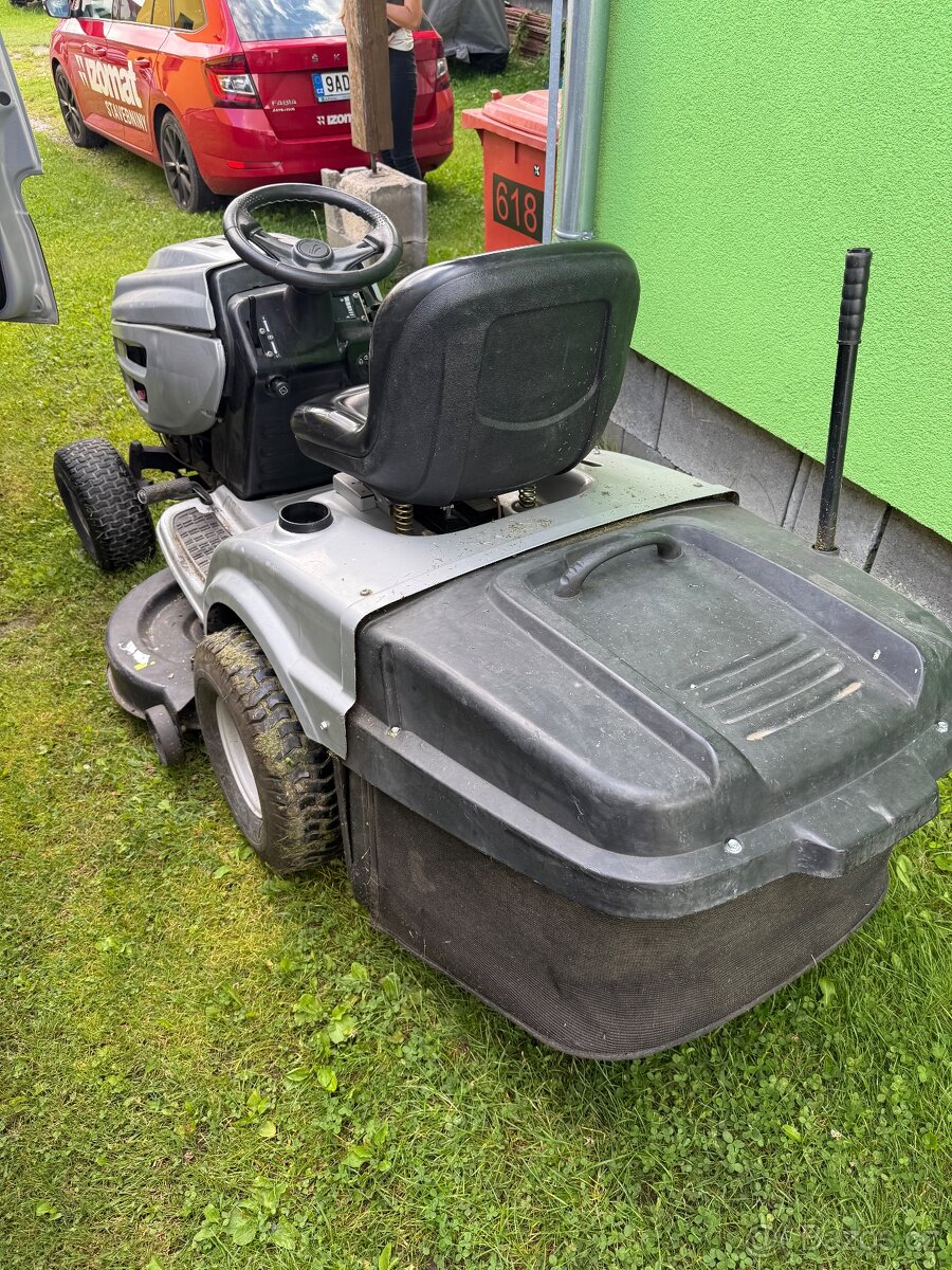 Zahradní traktor MTD dvouválec 22 HP - 2