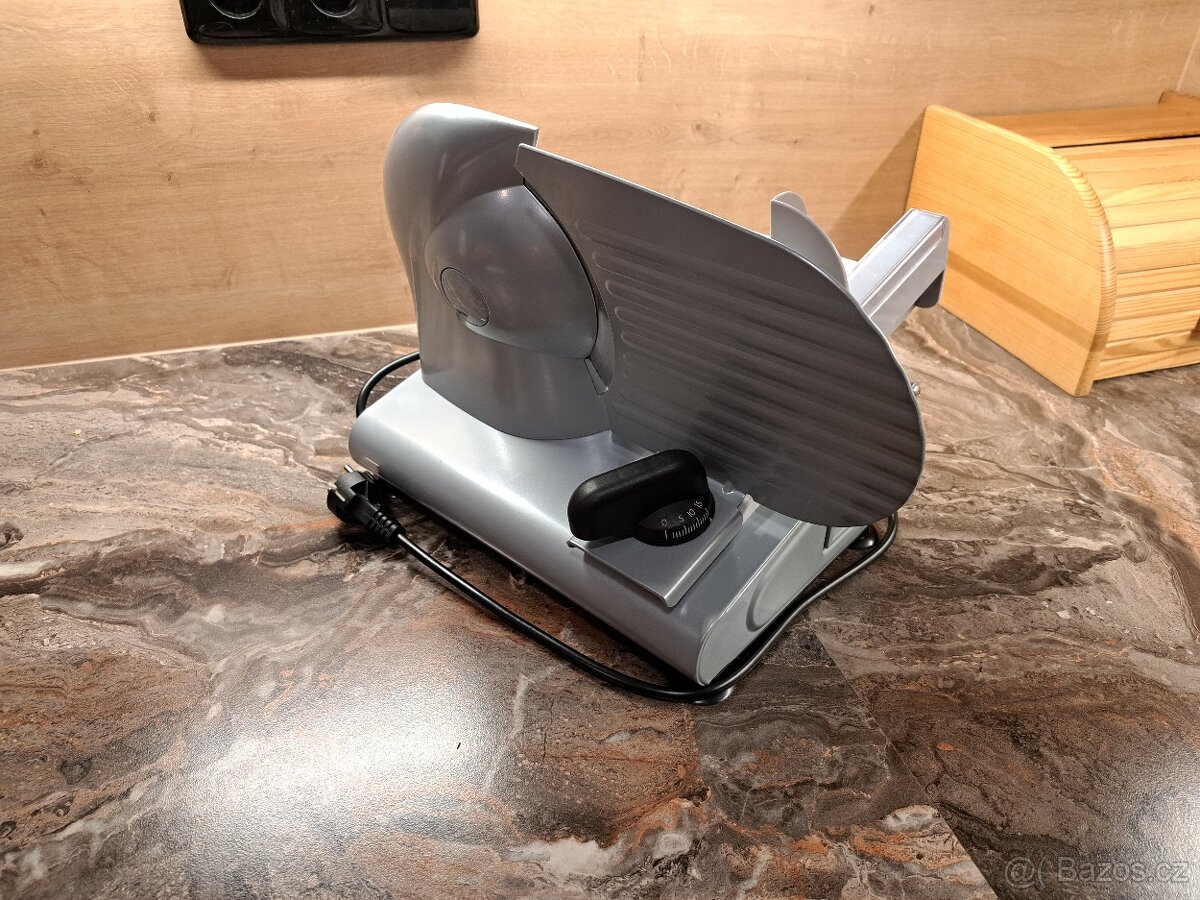 Kráječ potravin GORENJE R506E - 2