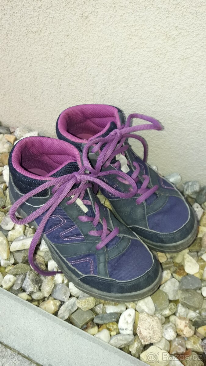 Kotníkové outdoor boty Quechua vel.35 - 2