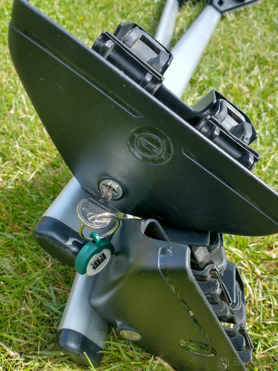 Střešní nosiče příčníky Opel Astra H original - 2