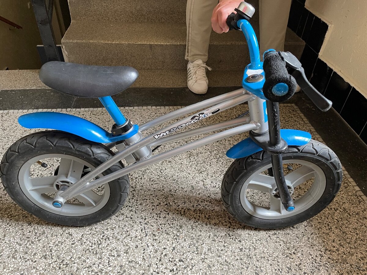 Chlapecké odrážedlo s nafukovacími koly - 2