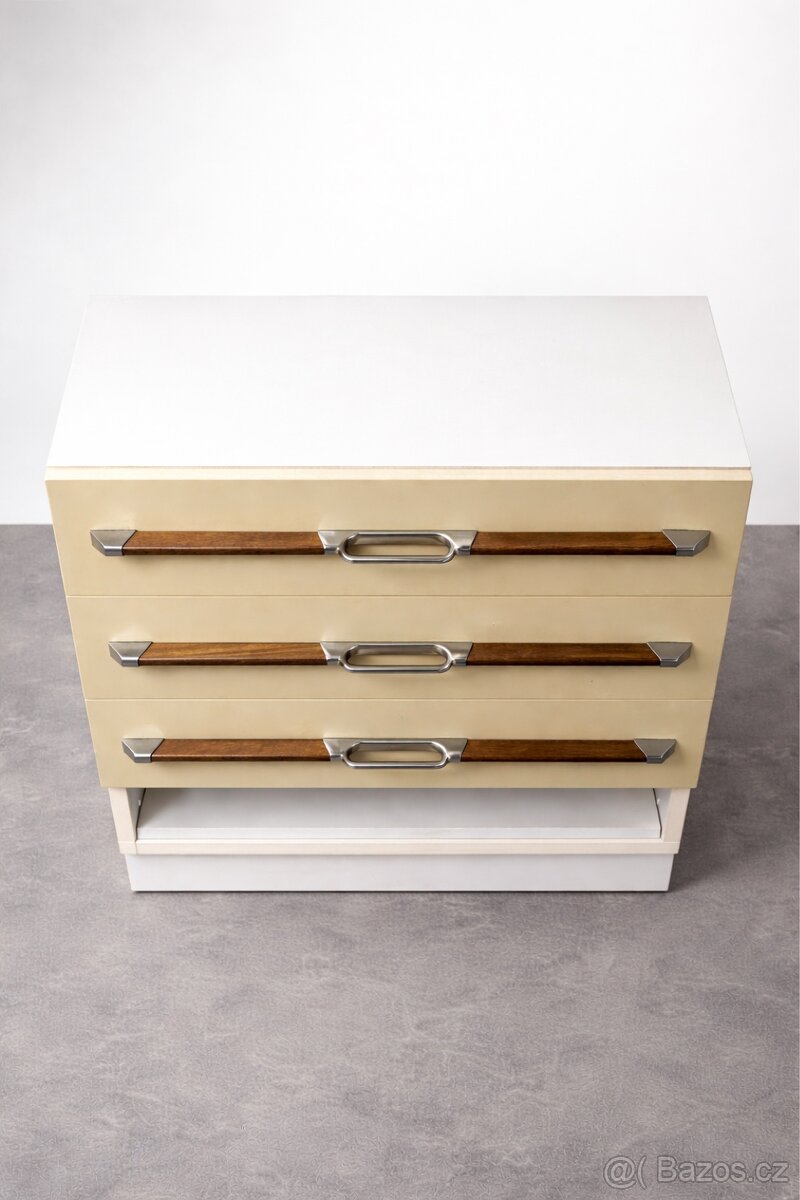Noční stolek / komoda - 2