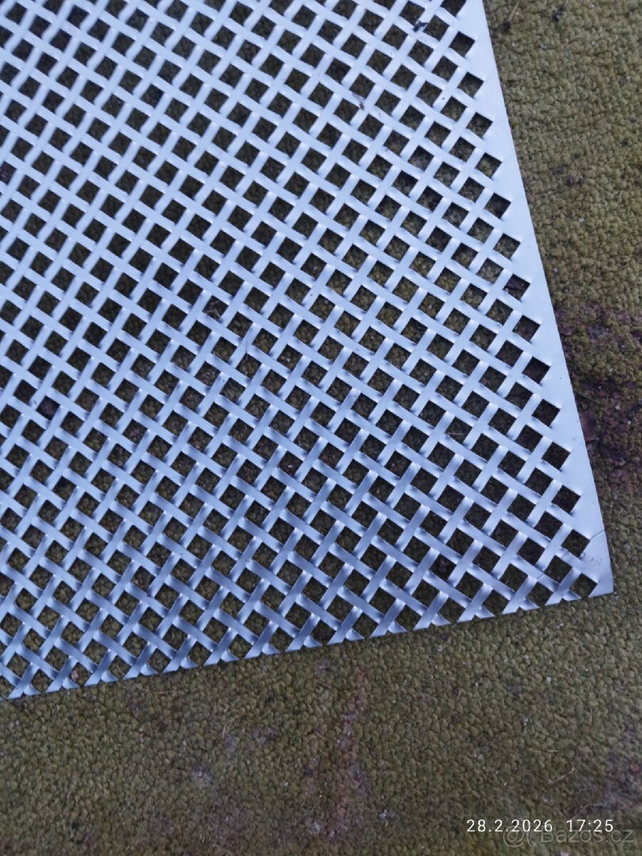 Děrovaný hliníkový plech - 2