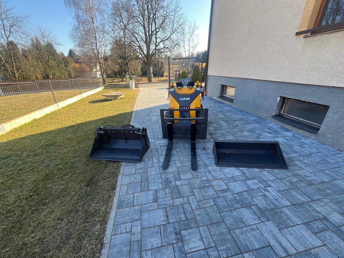 Smykový nakladač - 2