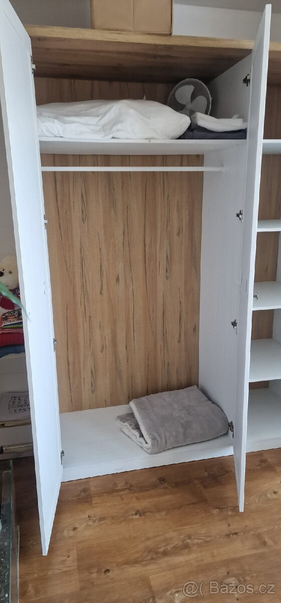 Šatní skříň - 2