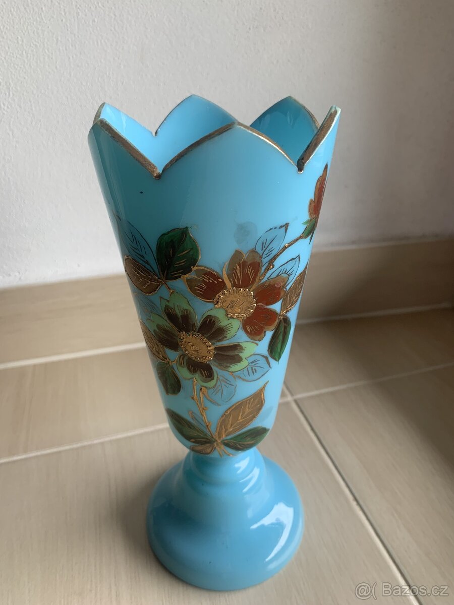 Váza starožitná s květy - 2