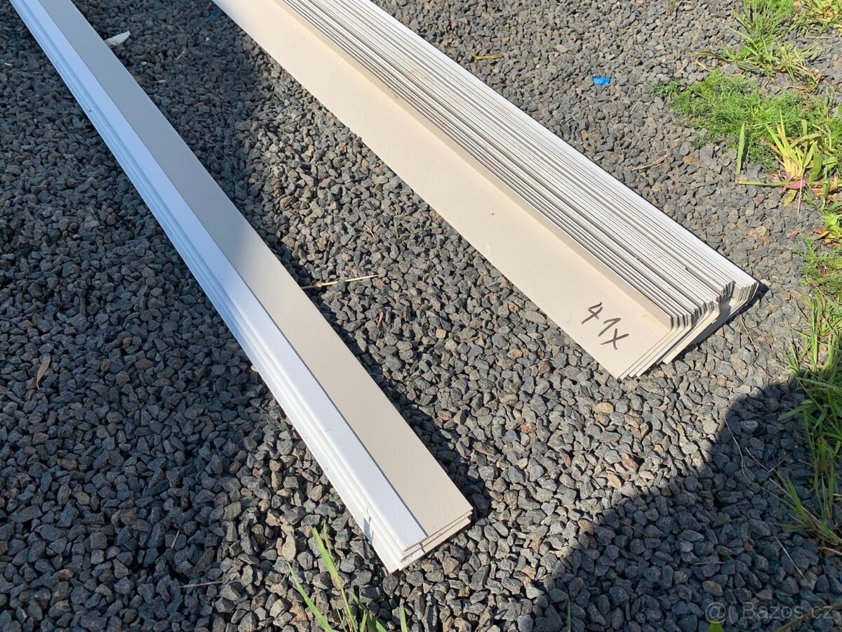 Poplastované lišty koutové - 41 ks - 2