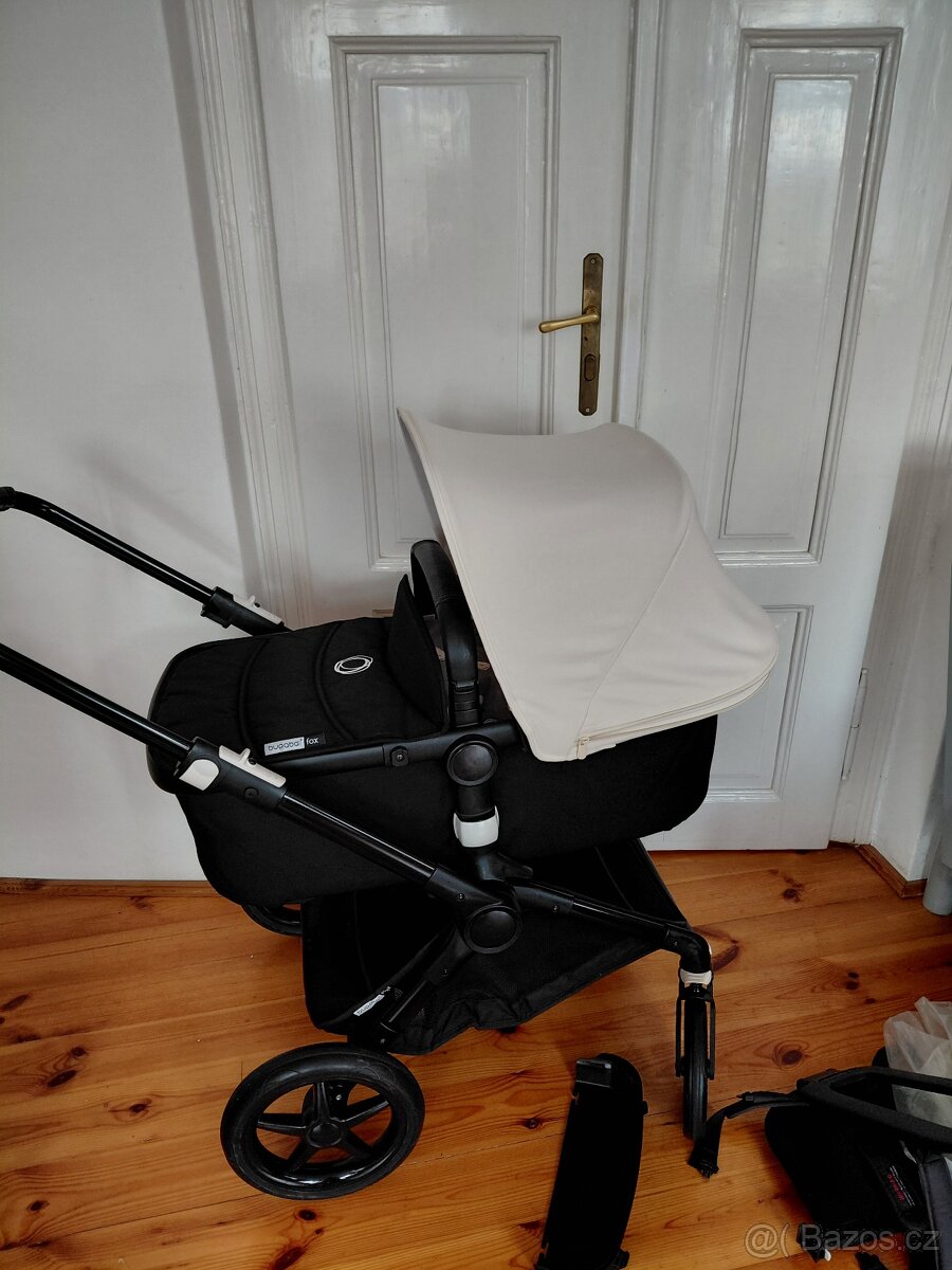 Kočárek Bugaboo Fox 2 s výbavou - 2
