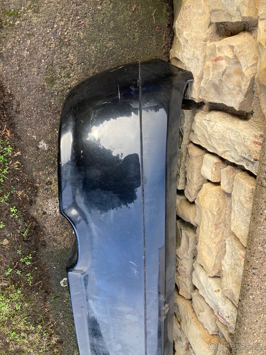 Prodám černý zadní nárazník Škoda Fabia RS - 2