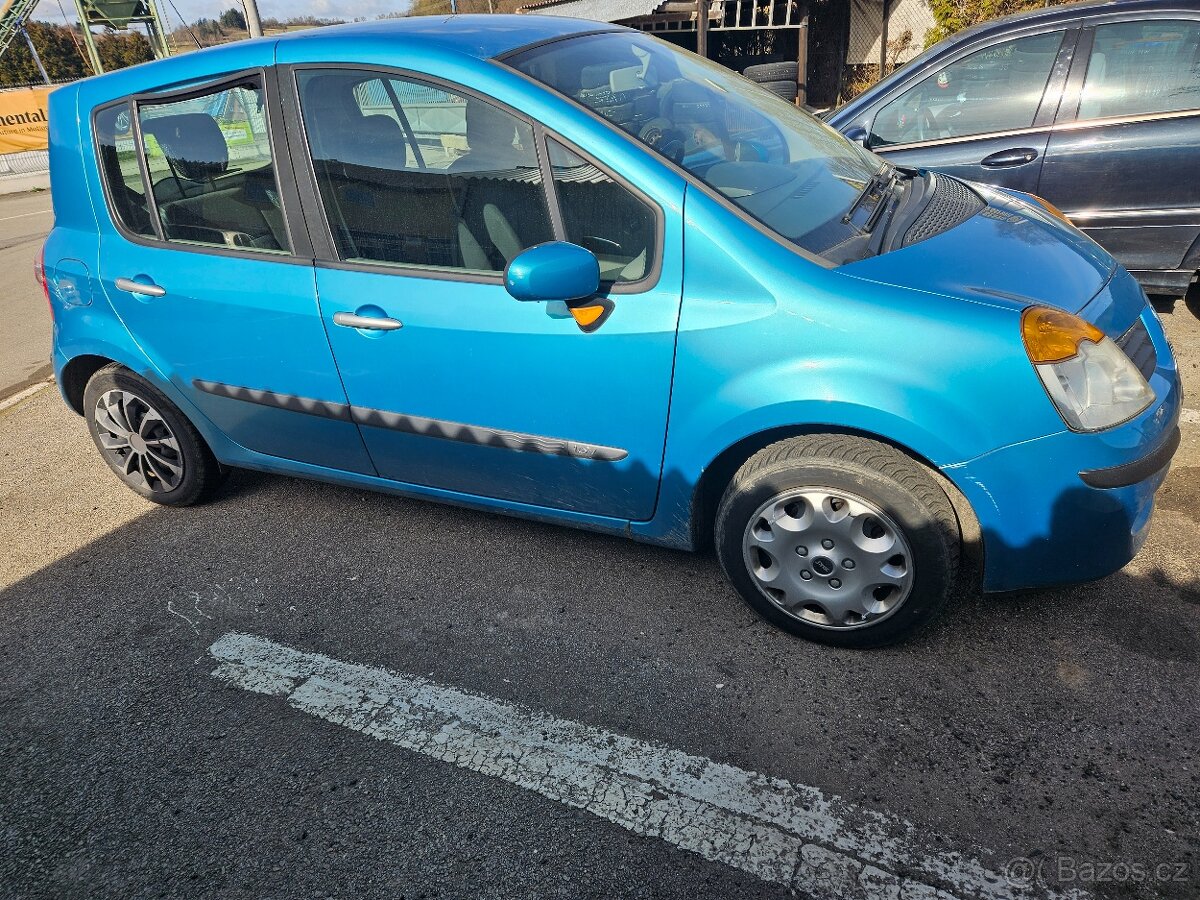 Renault Modus 1.2i 55 kW rv 2005 - 2