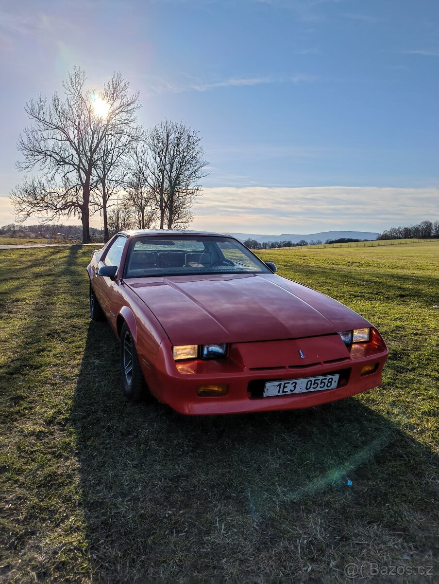 Chevrolet Camaro Targa 1983 V6 - 2
