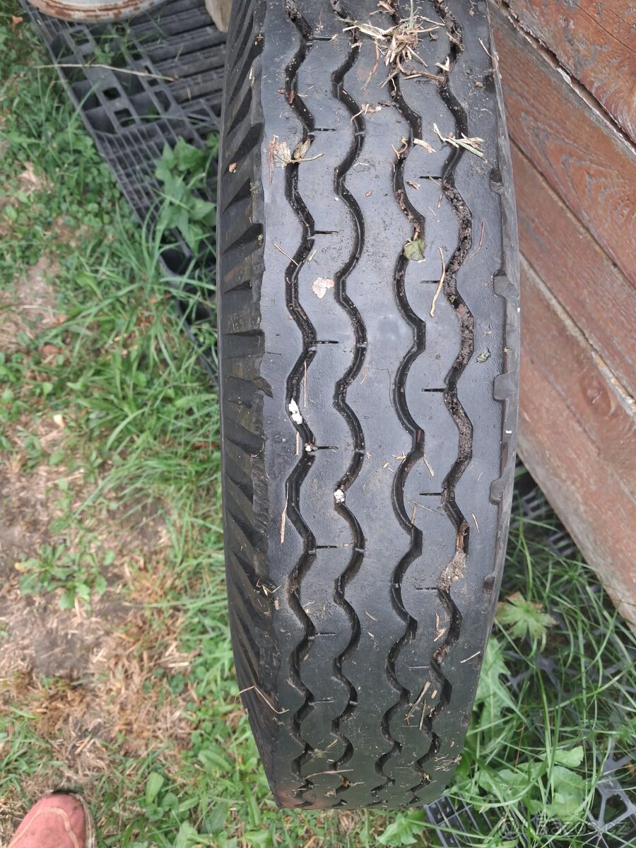 Přední kolo na traktor 13 cm rozteč - 2