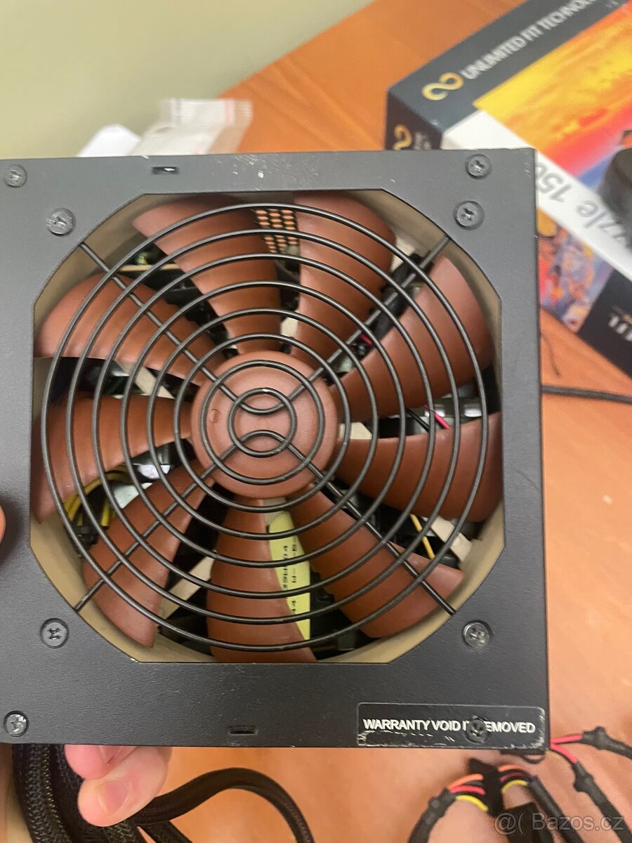 Prodám zdroj Corsaire 650w - 2
