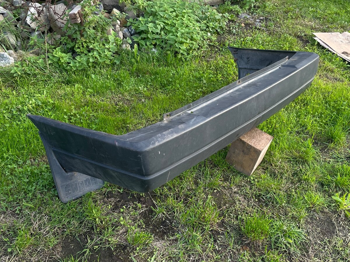 Zadní nárazník Škoda Forman - 2