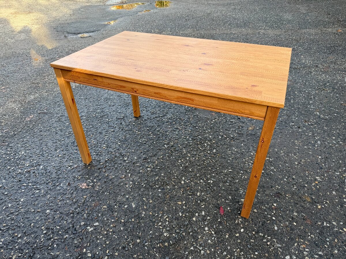 Jídelní stůl + 4 židle IKEA - 2