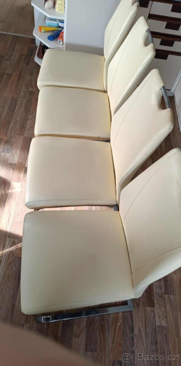 Stůl + 4 židle - 2