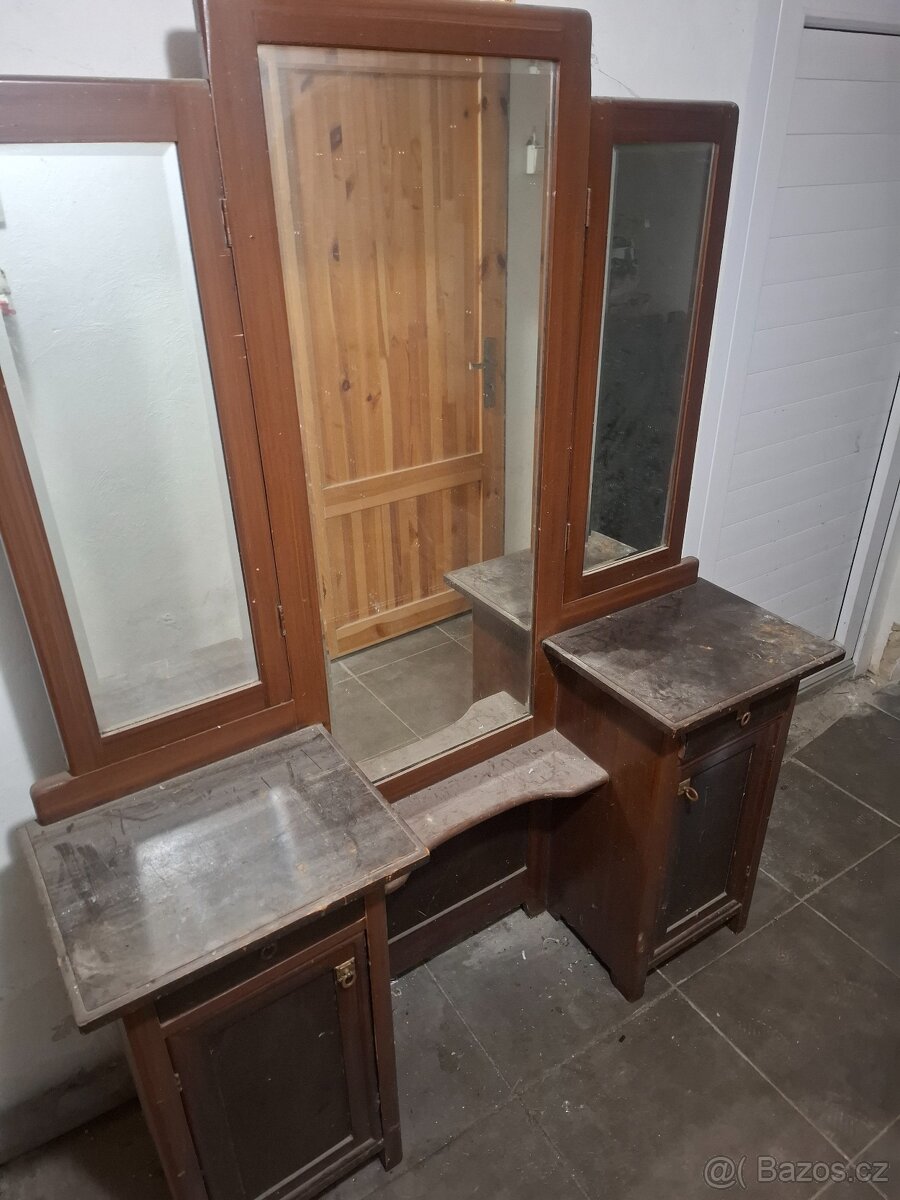 Starožitný toaletní stolek v původním stavu - 2