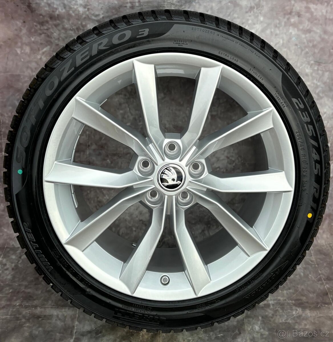 Zimní originální sada alu Škoda Superb 235/45R18 - 2
