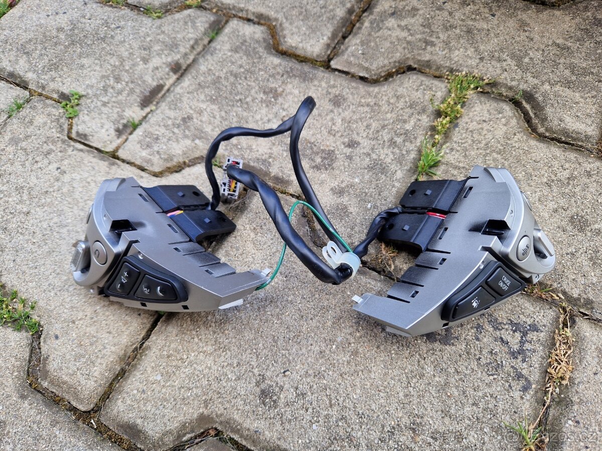 Tlačítka multifunkce Infiniti vč. ACC - 2