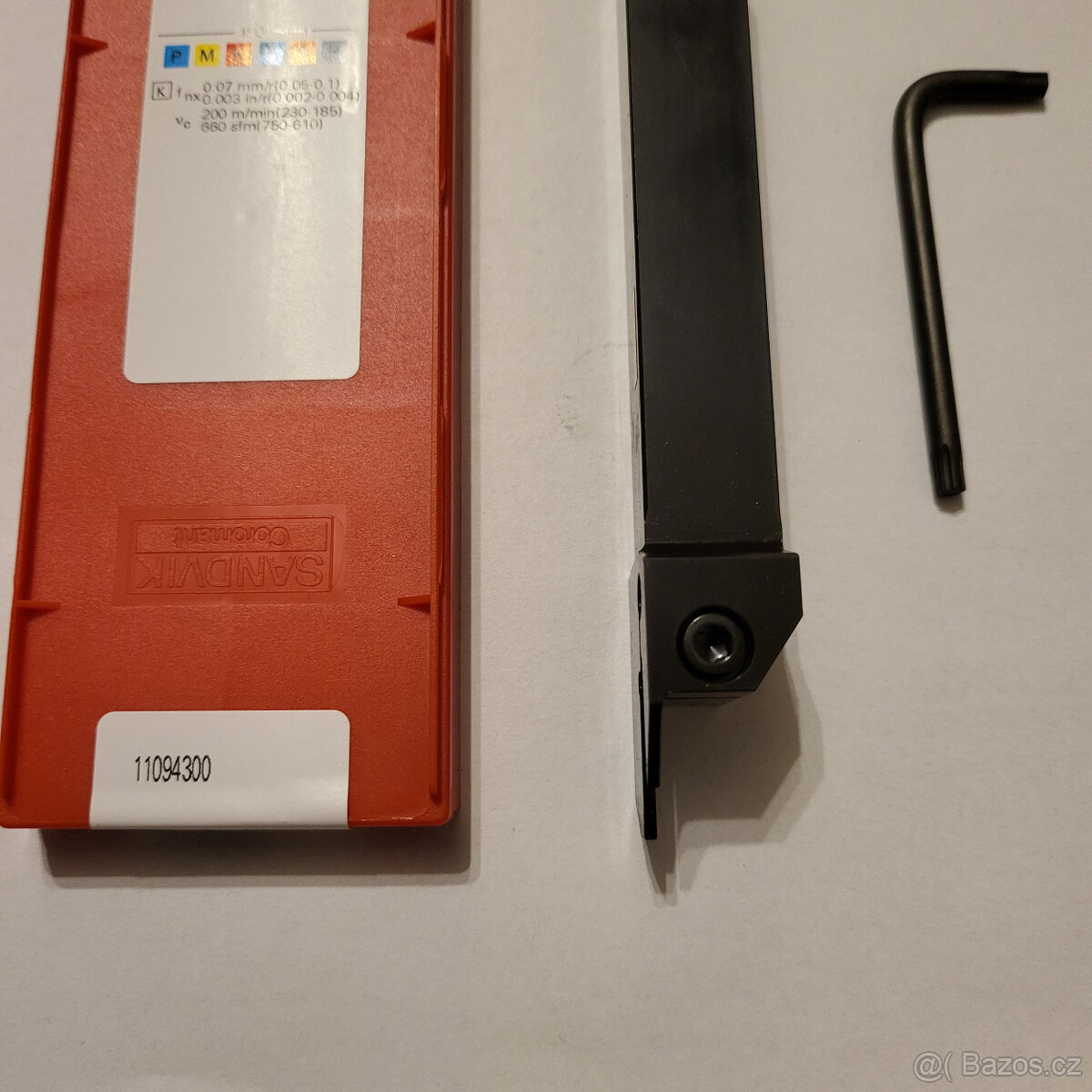 Sandvik upichovaci držiak s platkami. - 2