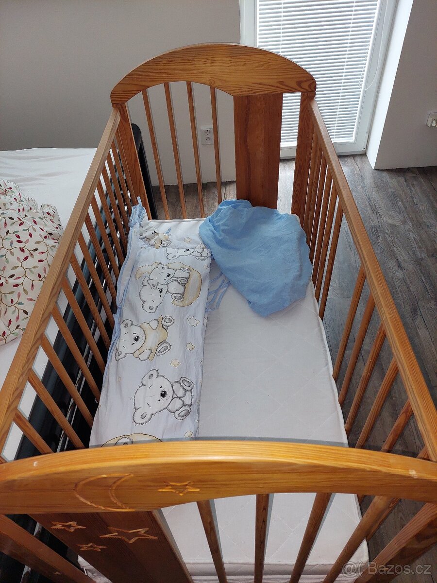 Dřevěná postýlka - 2