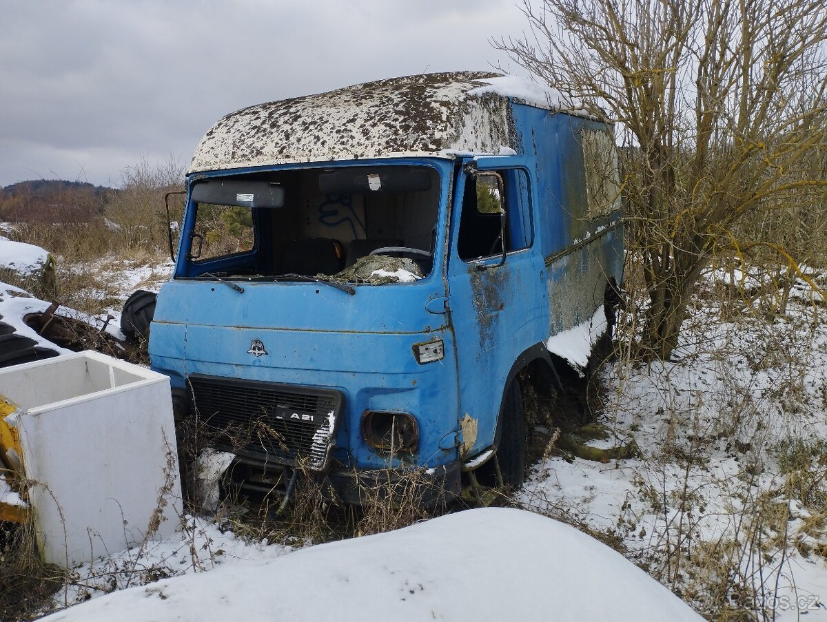 Avia na náhradní díly - 2