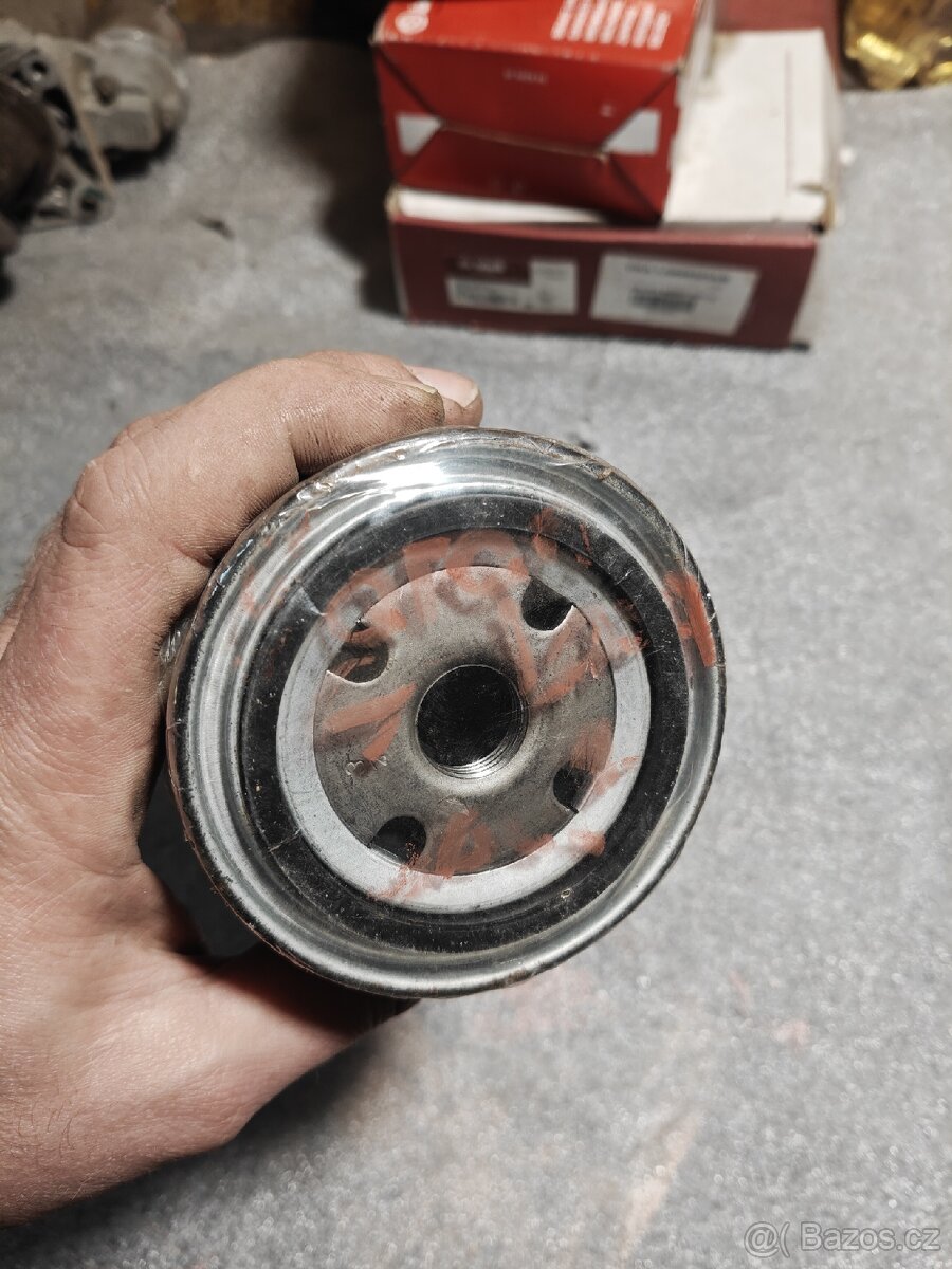 Olejový filtr Vaico V10-0316 - 2