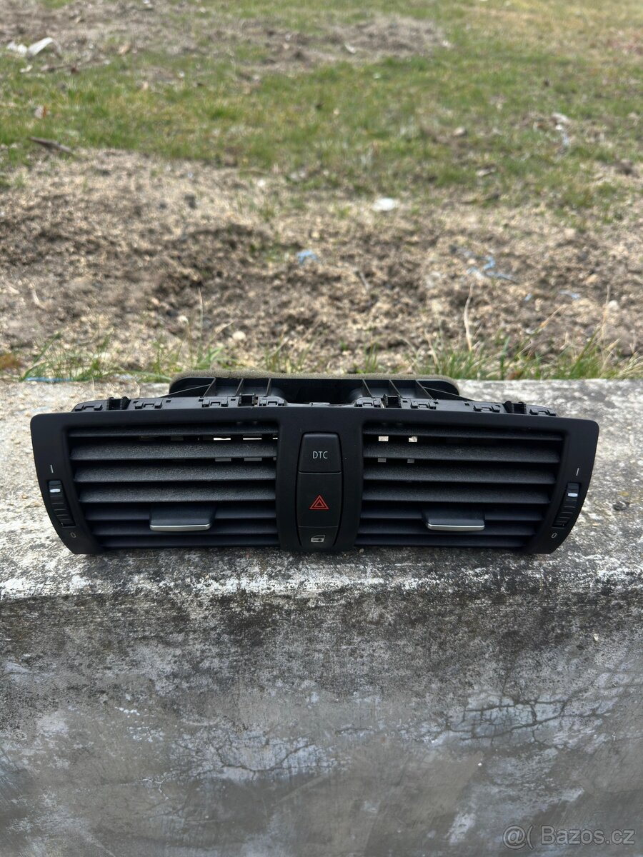BMW e87 - středový výdech topení/klimatizace - 2