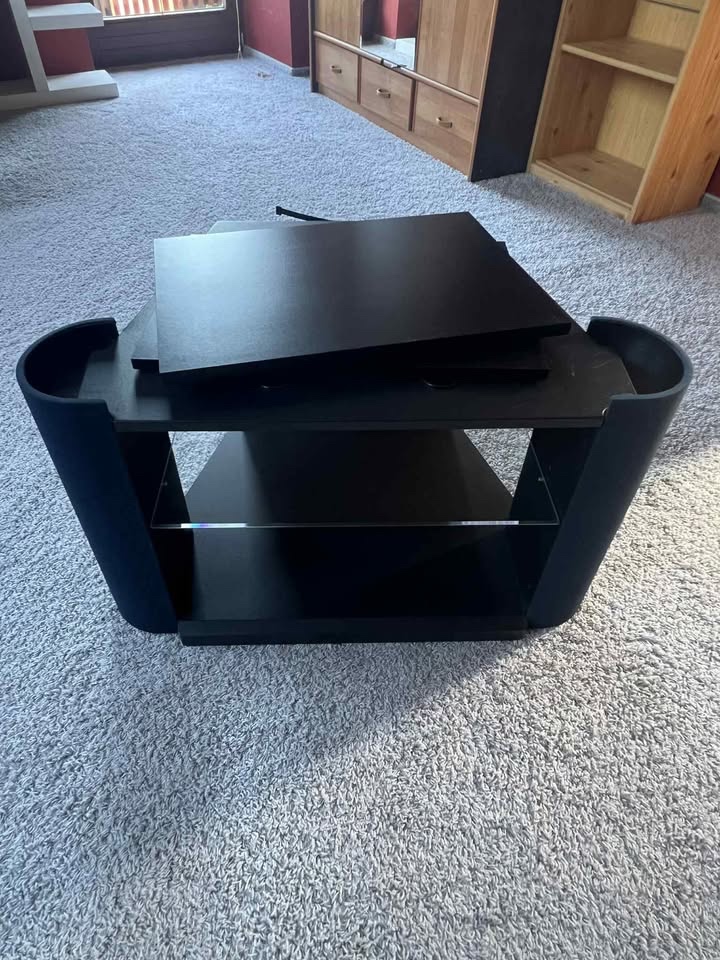 Polohovací stolek pod televizi - 2