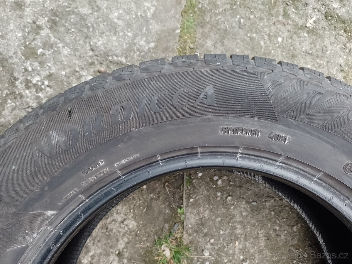 Pneu 235/65 R17 XL - 2
