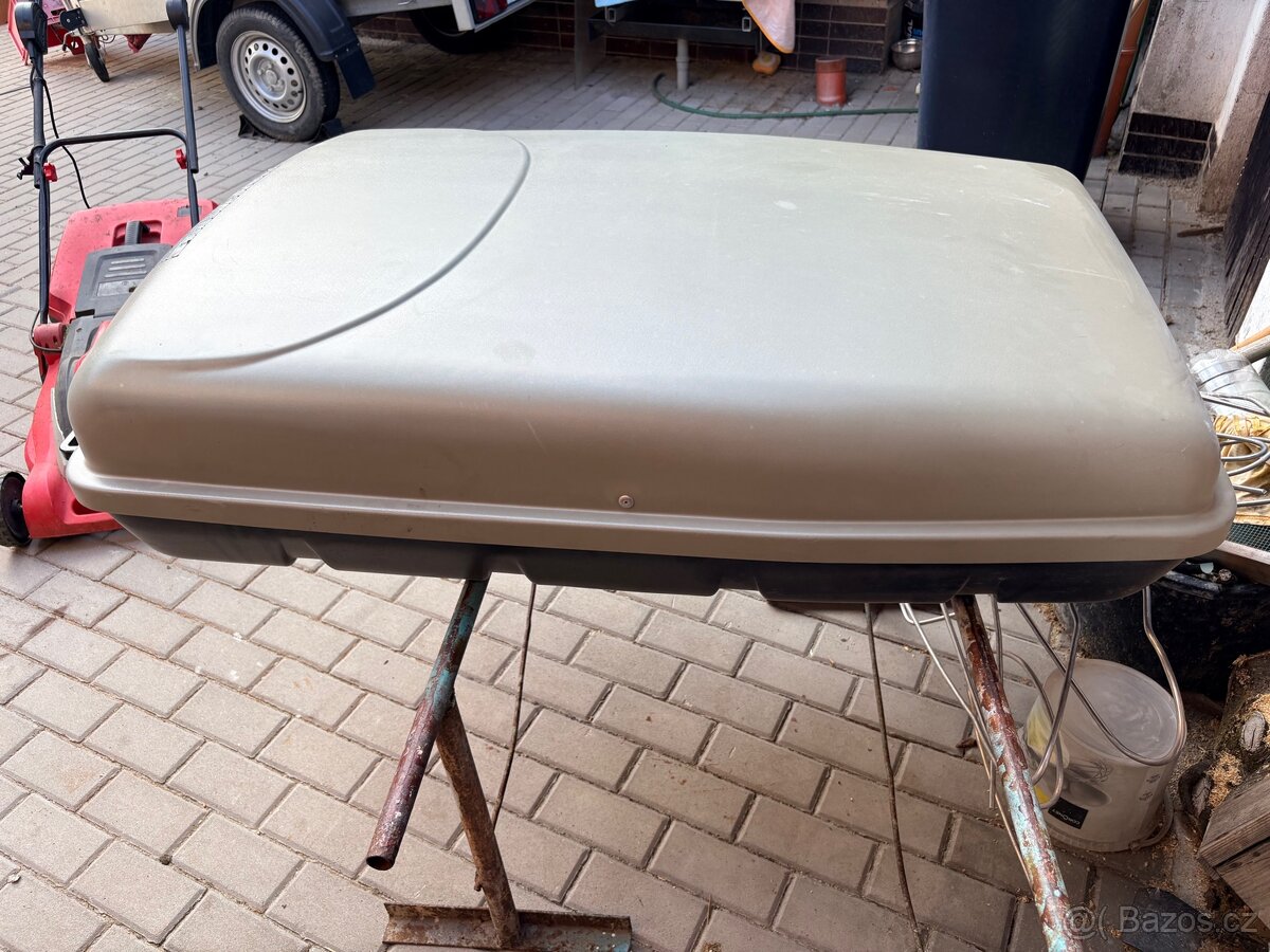 Rakev/uložny box na auto - 2
