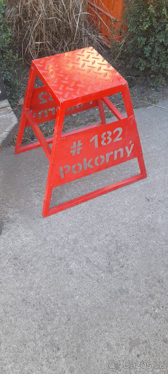 Stojan na motokros.. - 2