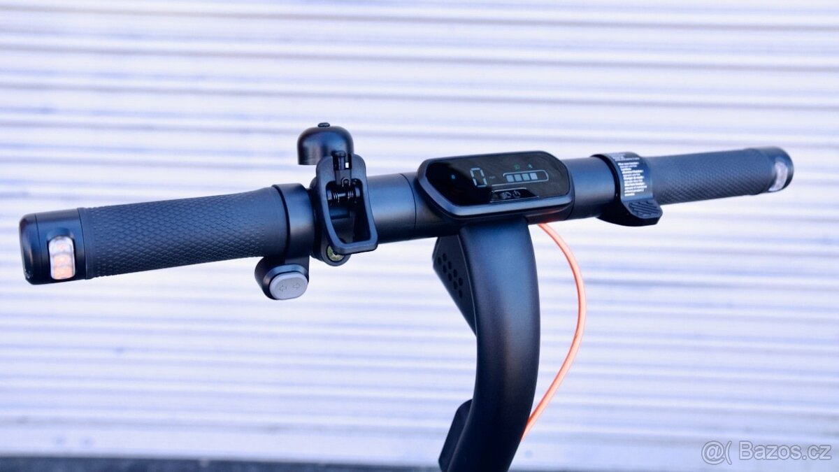 Prodám elektrokolobežku ninebot e2 pro e 25km/h - 2