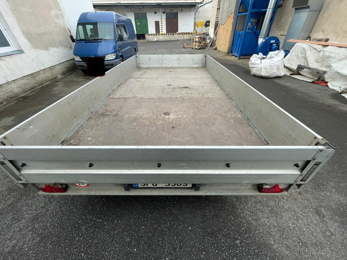 PŘÍVĚS ZA AUTO - 2