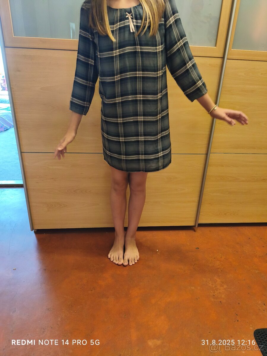 DivX šaty velikost 146-152 - 2