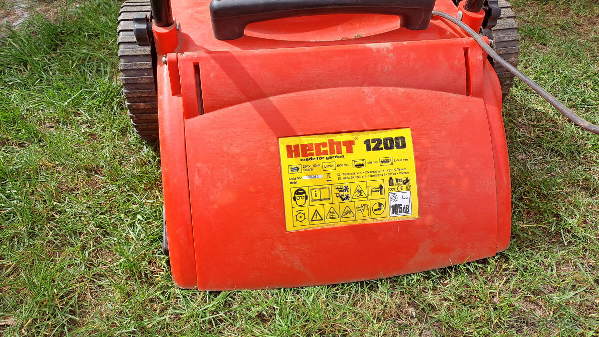 Vertikutátor, Provzdušňovač trávníku HECHT - 2