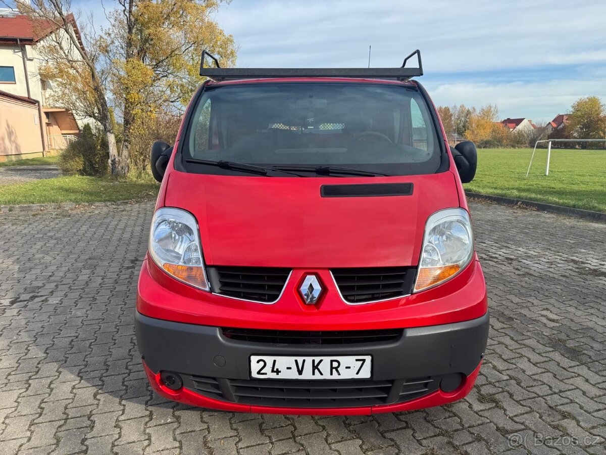 RENAULT TRAFIC 2.5DCI 107KW LONG 2X ŠOUPAČKY MOD.2008 - 2