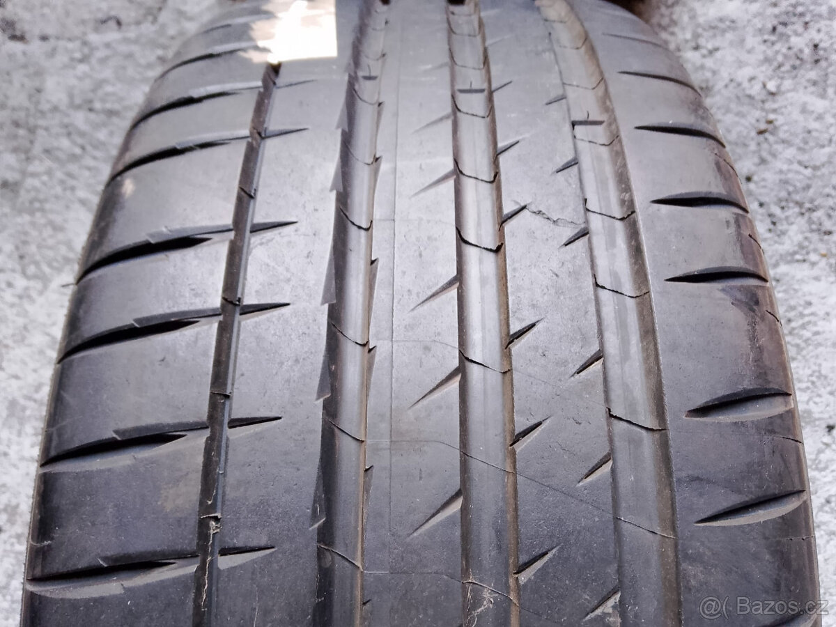 235/60/16 215/50/17 225/55/18 245/35/20 255/40/20 kusovka - 2