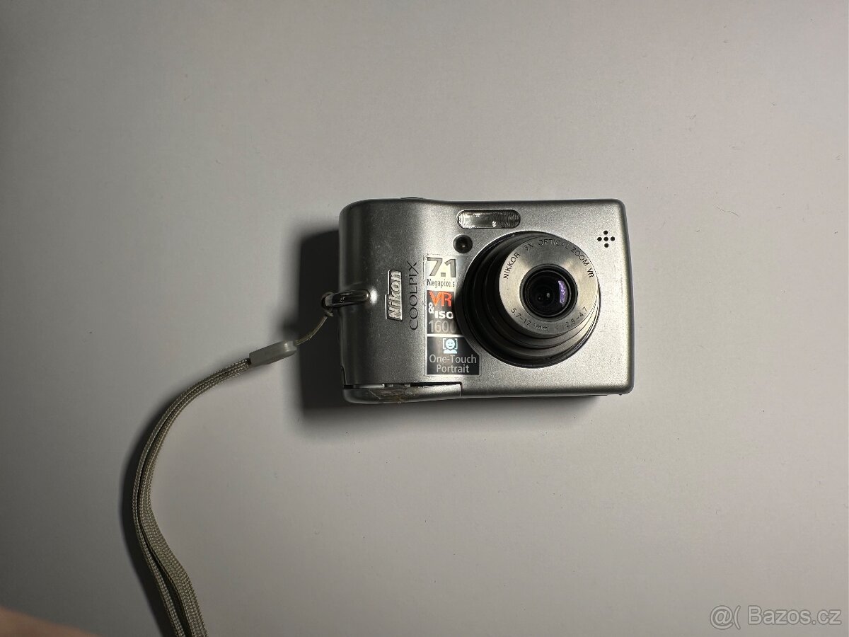 Nikon Coolpix L12 - 2