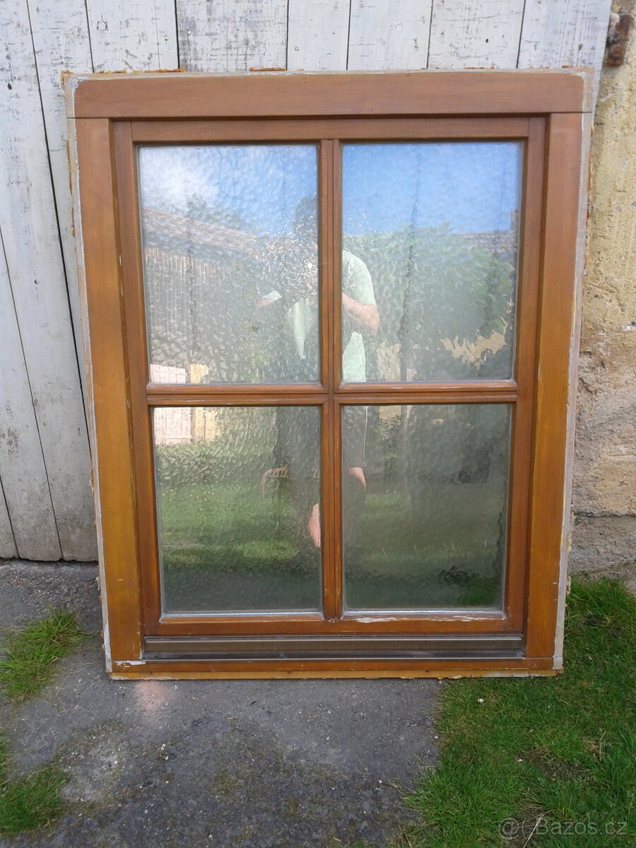 Dřevěné okno 98 x 123 cm - neprůhledné - 2