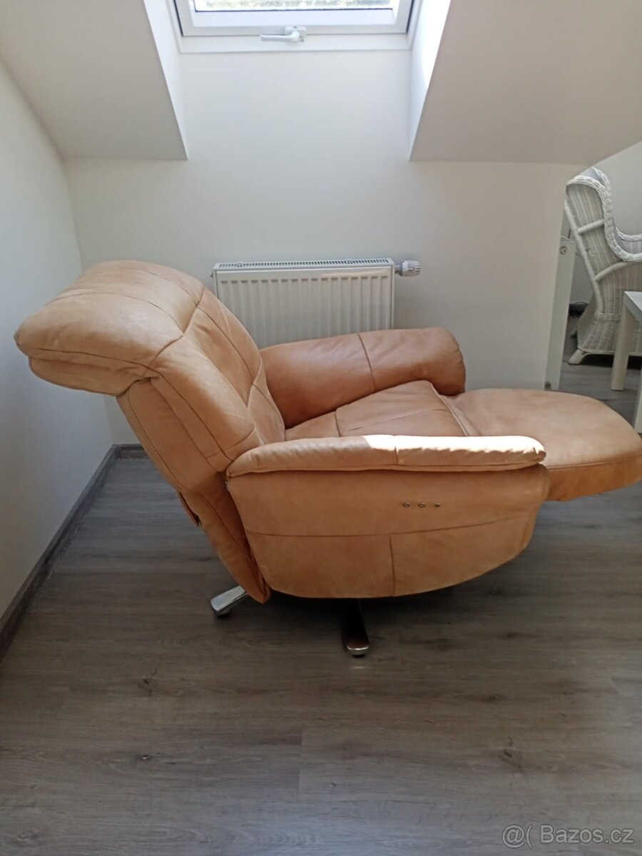 Prodám kožené elektrické polohovací křeslo - 2