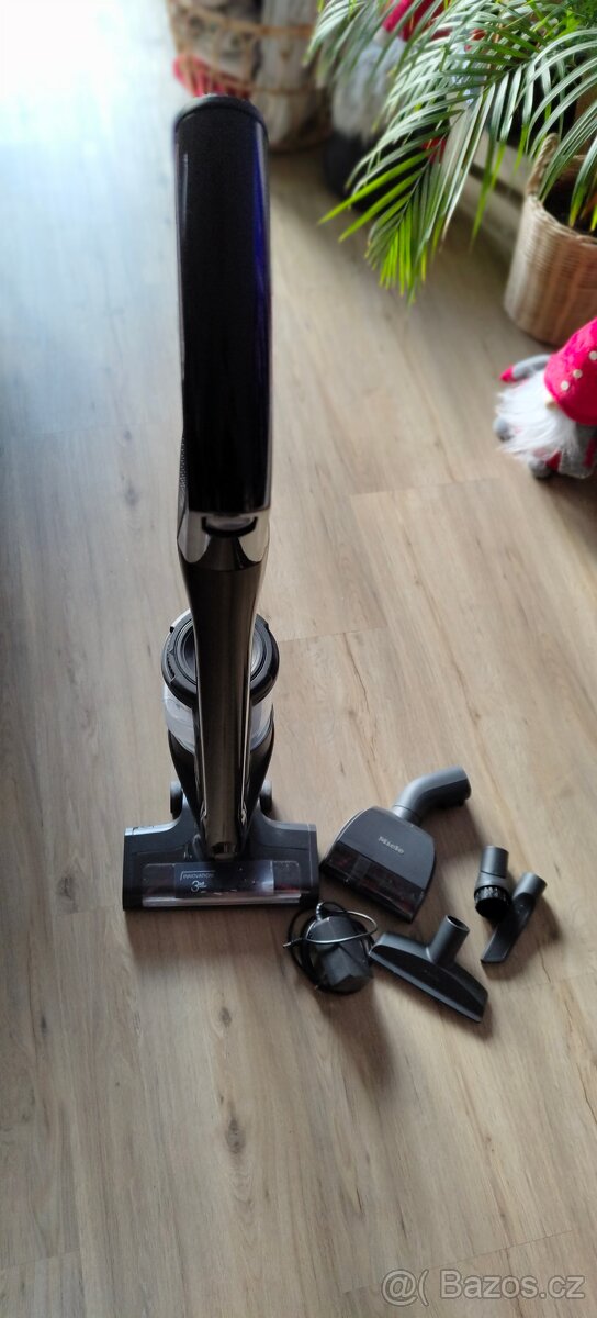 Vysavač tyčový Miele Triflex HX1 Cat&Dog - 2